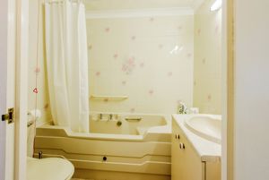 BATHROOM- click for photo gallery